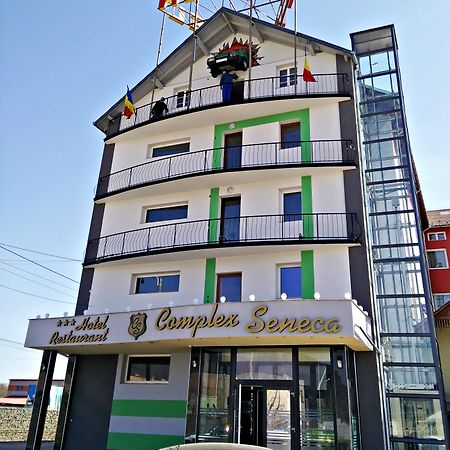 Hotel Seneca Baia Mare Exteriör bild