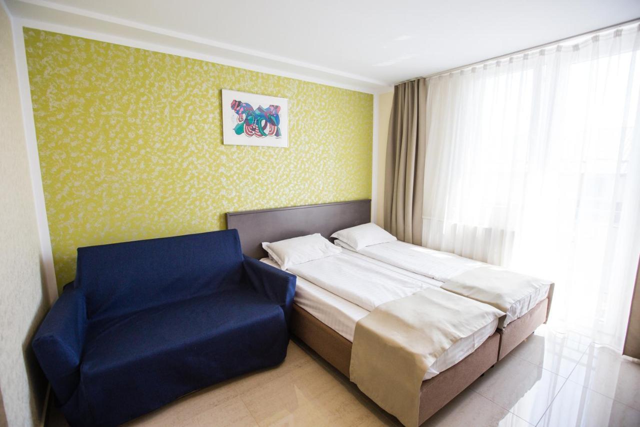 Hotel Seneca Baia Mare Exteriör bild