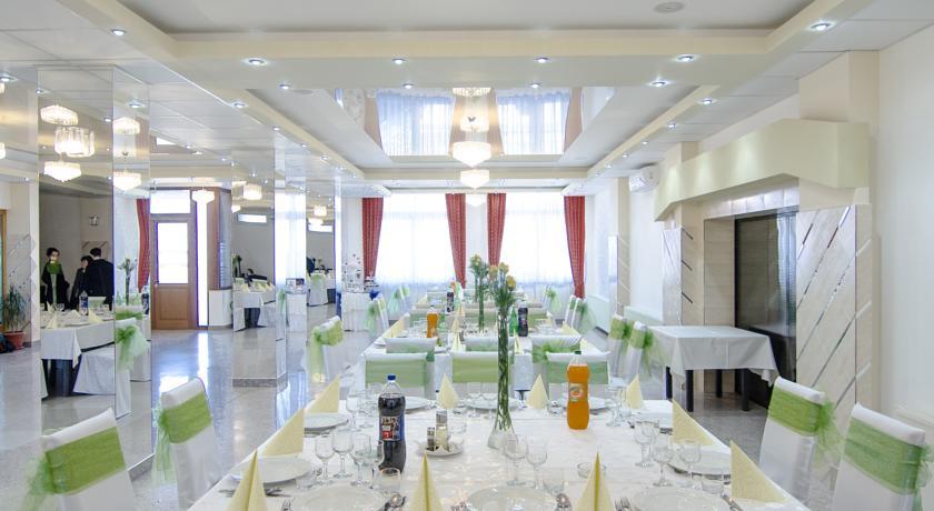 Hotel Seneca Baia Mare Exteriör bild