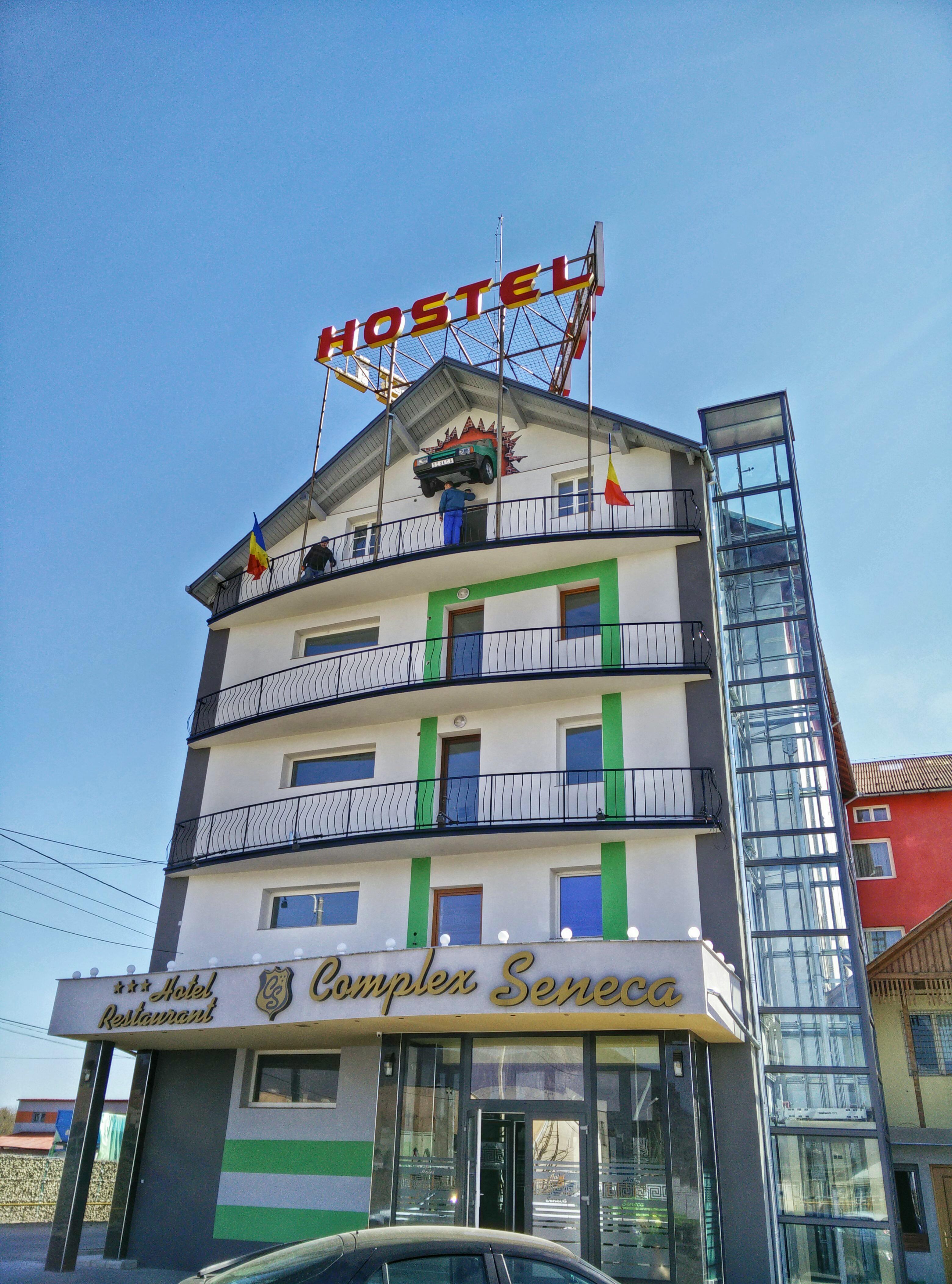 Hotel Seneca Baia Mare Exteriör bild
