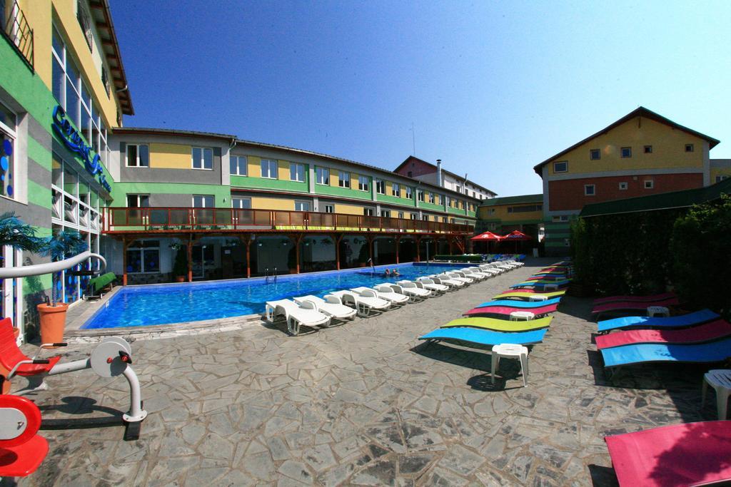 Hotel Seneca Baia Mare Exteriör bild