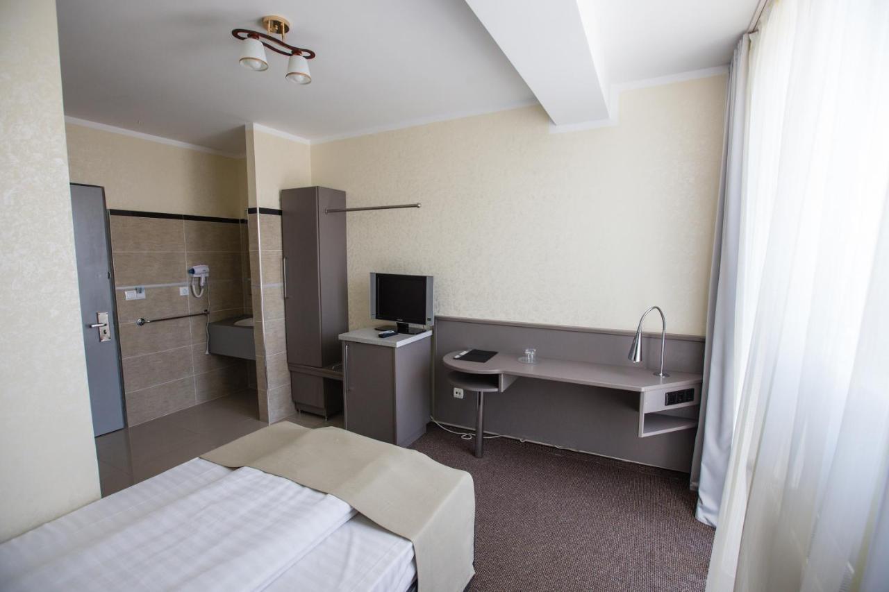 Hotel Seneca Baia Mare Exteriör bild